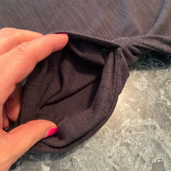 Old Navy black heather long sleeve lightweight hooded top… With side pockets… XL - Picture 6 of 11